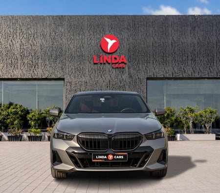 gris BMW 520i 2025 gris BMW 520i 2025