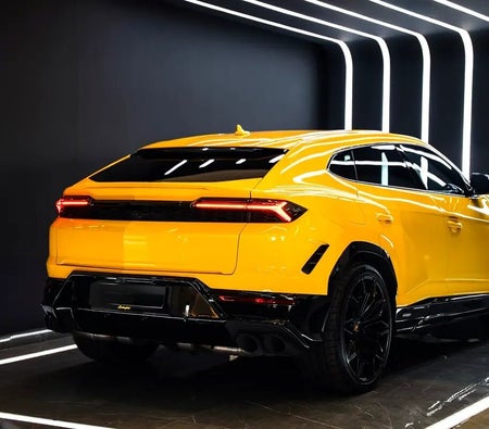 أصفر لامبورغيني Urus Base 2025