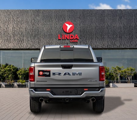 Silver Ram 1500 Big Horn 2025