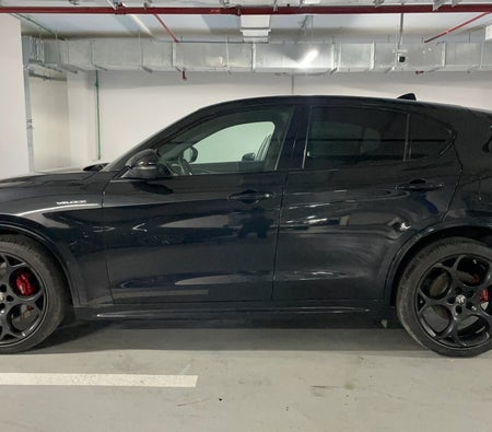 Noir Alfa Romeo Stelvio Veloce 2023