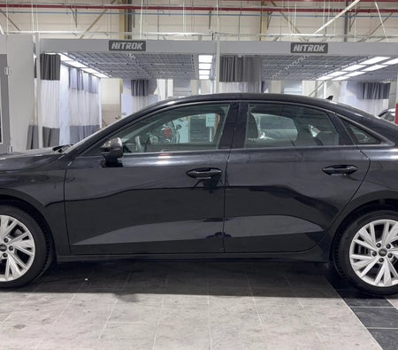 أسود أودي A3 35 TFSI 2025 أسود أودي A3 35 TFSI 2025