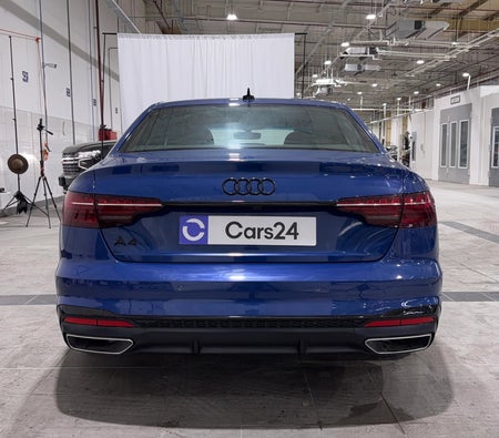 أزرق أودي A4 35 TFSI S LINE 2023