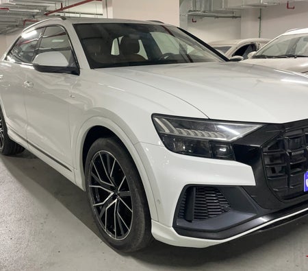 White Audi Q8 55 TFSI quattro S line 2022 White Audi Q8 55 TFSI quattro S line 2022