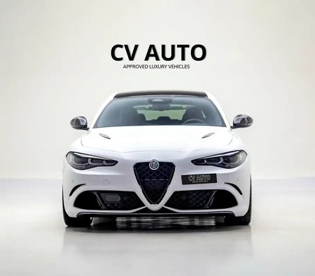 Alfa Romeo Giulia Quadrifoglio 2025, photo 2 of 4