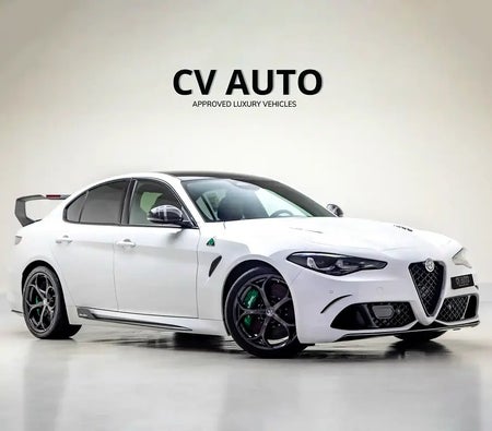 Alfa Romeo Giulia Quadrifoglio 2025, photo 3 of 4