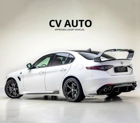 Alfa Romeo Giulia Quadrifoglio 2025, photo 4 of 4