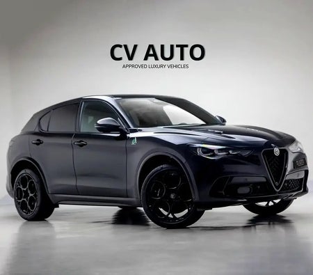 Alfa Romeo Stelvio Quadrifoglio 2025, photo 3 of 4