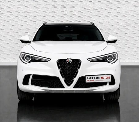 Alfa Romeo Stelvio Quadrifoglio 2020, photo 2 of 4