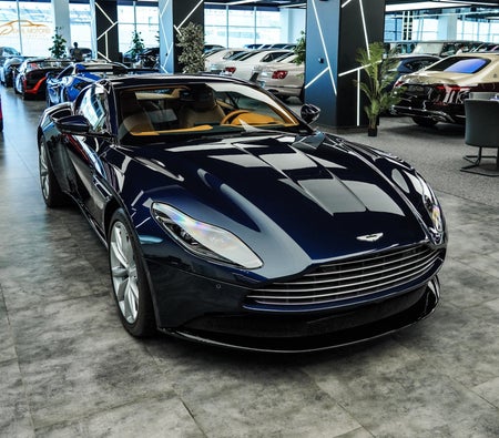 Aston Martin DB11 V8 2021, photo 2 of 4