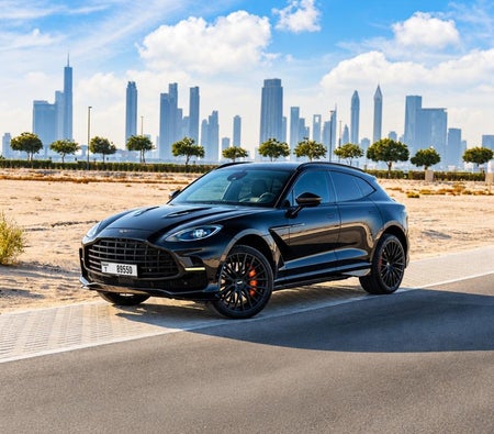 Black Aston Martin DBX707 2023 Black Aston Martin DBX707 2023