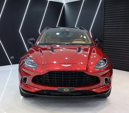 Aston Martin DBX 550 2021, photo 2 of 4
