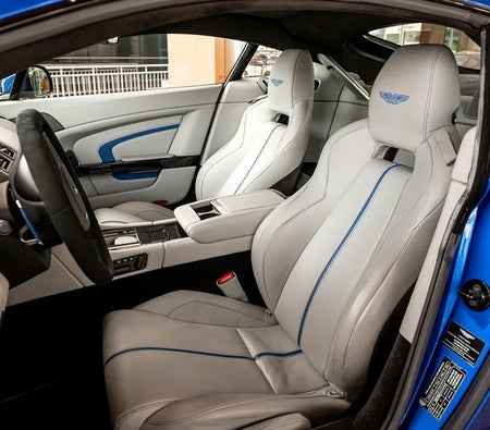 蓝色 阿斯顿·马丁 Vantage S 2015