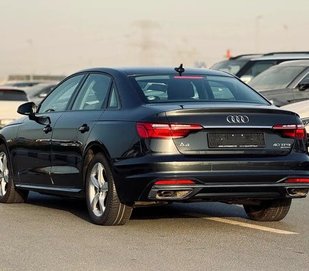 Audi A4 2021, photo 4 of 4