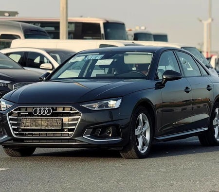 Audi A4 2021, photo 3 of 4