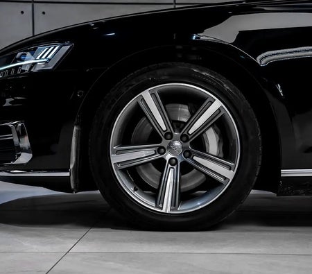 أسود أودي A8 55 TFSI Quattro 2019