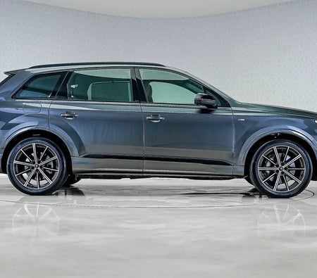 Grigio Audi Q7 45 TFSI quattro S line 2025
