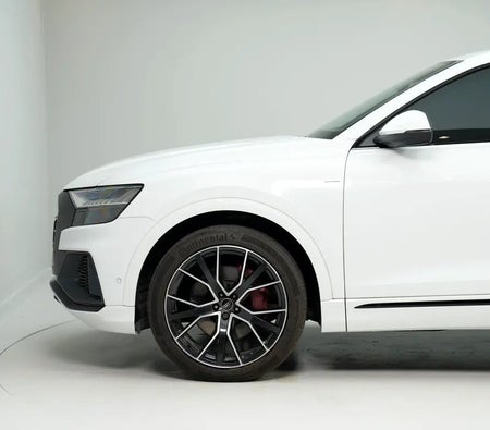 Audi Q8 55 TFSI quattro S line 2022, photo 4 of 4
