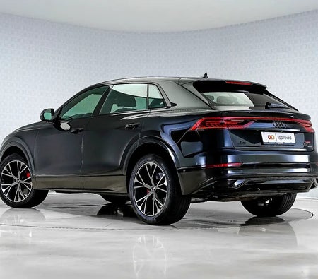 Schwarz Audi Q8 55 TFSI quattro S line 2023 Schwarz Audi Q8 55 TFSI quattro S line 2023