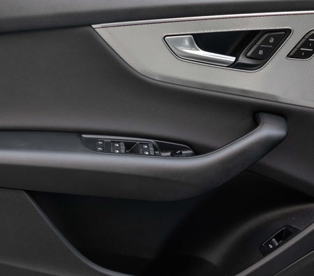 Plata Audi Q8 S-Line 2020