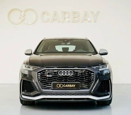 Negro Audi RS Q8 2023