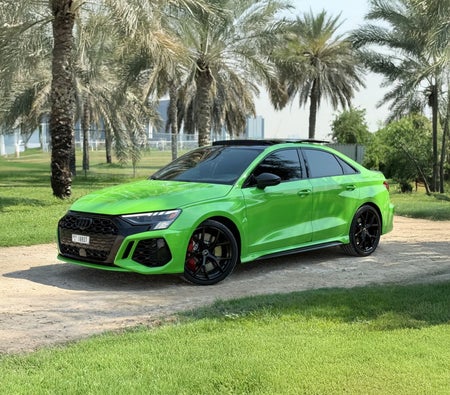 Huur Audi RS3 2024 in Dubai