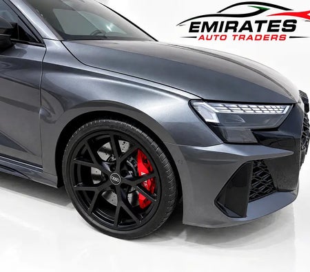Audi RS3 2025, photo 2 of 4