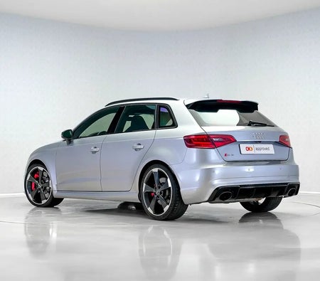 Silber Audi RS3 2016
