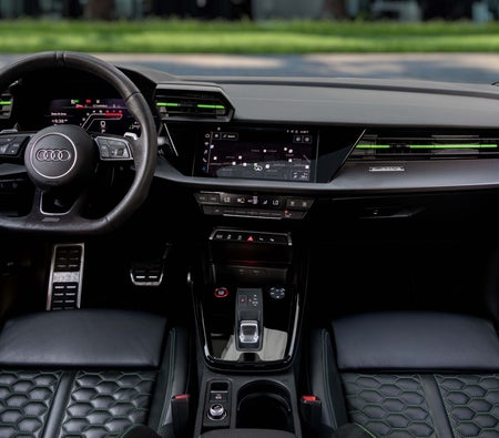 Nero Audi RS3 2022