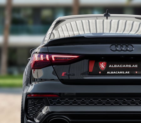 Nero Audi RS3 2022
