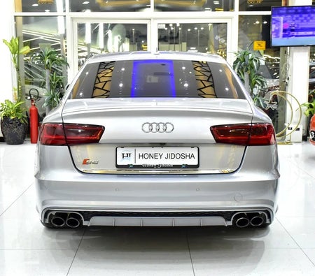 Silver Audi S6 2016