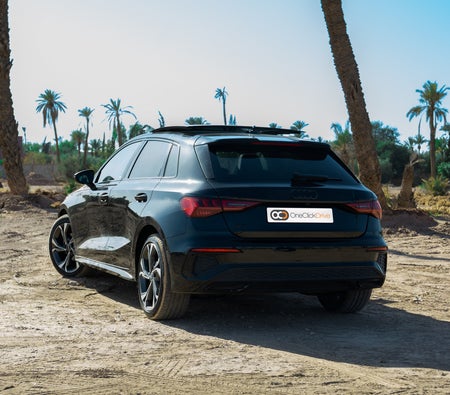 Schwarz Audi A3 2023