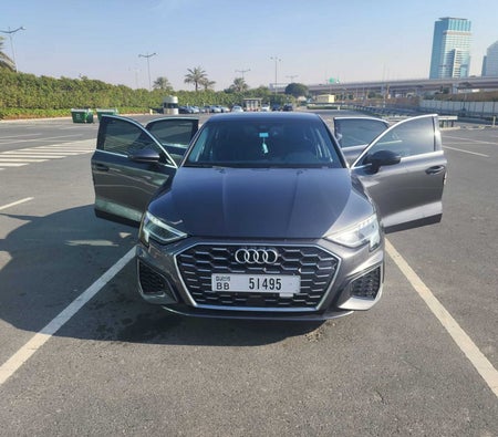 Schwarz Audi A3 2024