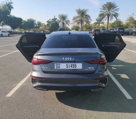 Schwarz Audi A3 2024
