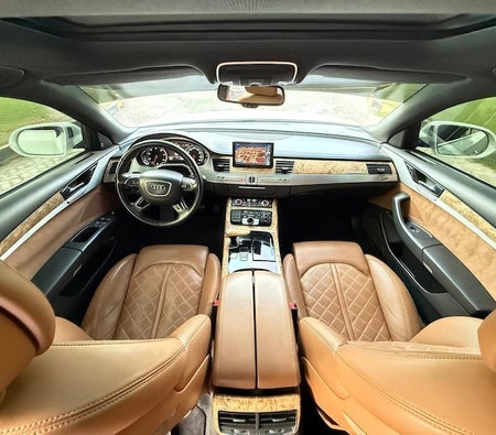 Audi A8 60 TFSI Quattro 2016, photo 3 of 4