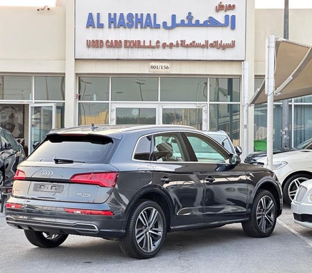 Gray Audi Q5 2020
