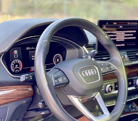 White Audi Q5 2022