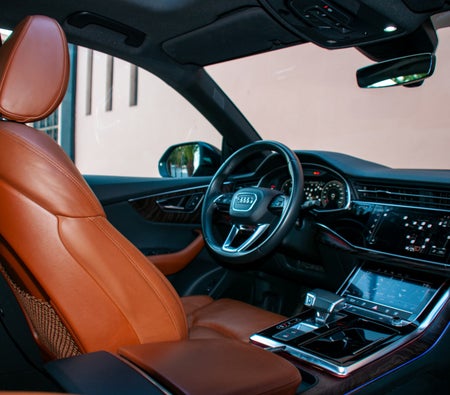 Siyah Audi Q8 S Line Kiti 2023
