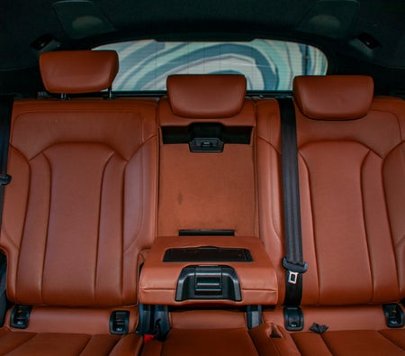 Siyah Audi Q8 S Line Kiti 2023