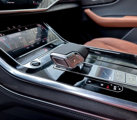 Audi Q8 2023