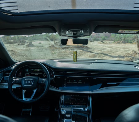 Black Audi Q8 2023