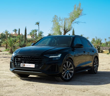 Noir Audi Q8 2023