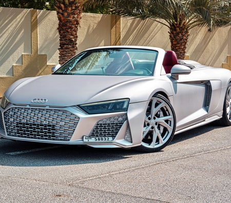 Silver Audi R8 Spyder 2021 Silver Audi R8 Spyder 2021