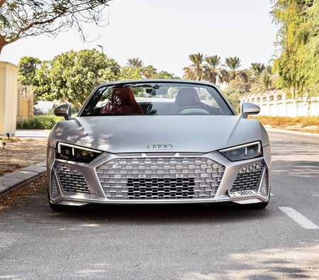 Silver Audi R8 Spyder 2021
