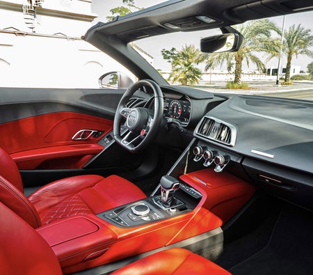Silver Audi R8 Spyder 2021