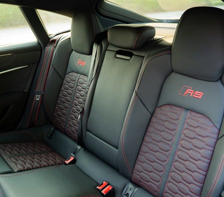 Голубой Audi RS7 2023 год Голубой Audi RS7 2023 год