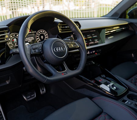Голубой Audi RS3 Sportback 2023 год Голубой Audi RS3 Sportback 2023 год