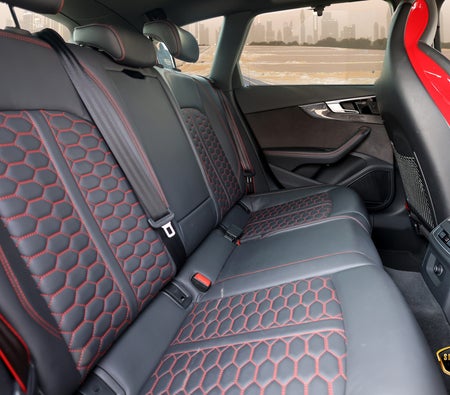 Black Audi RS4 Competition 2024