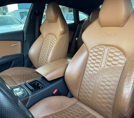 Schwarz Audi RS7 2015