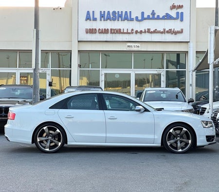 Audi S8 2014, photo 3 of 4