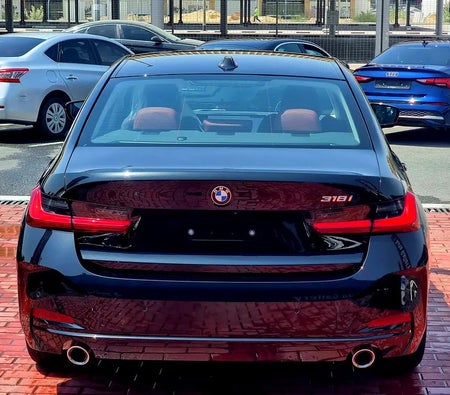 Black BMW 318i 2025